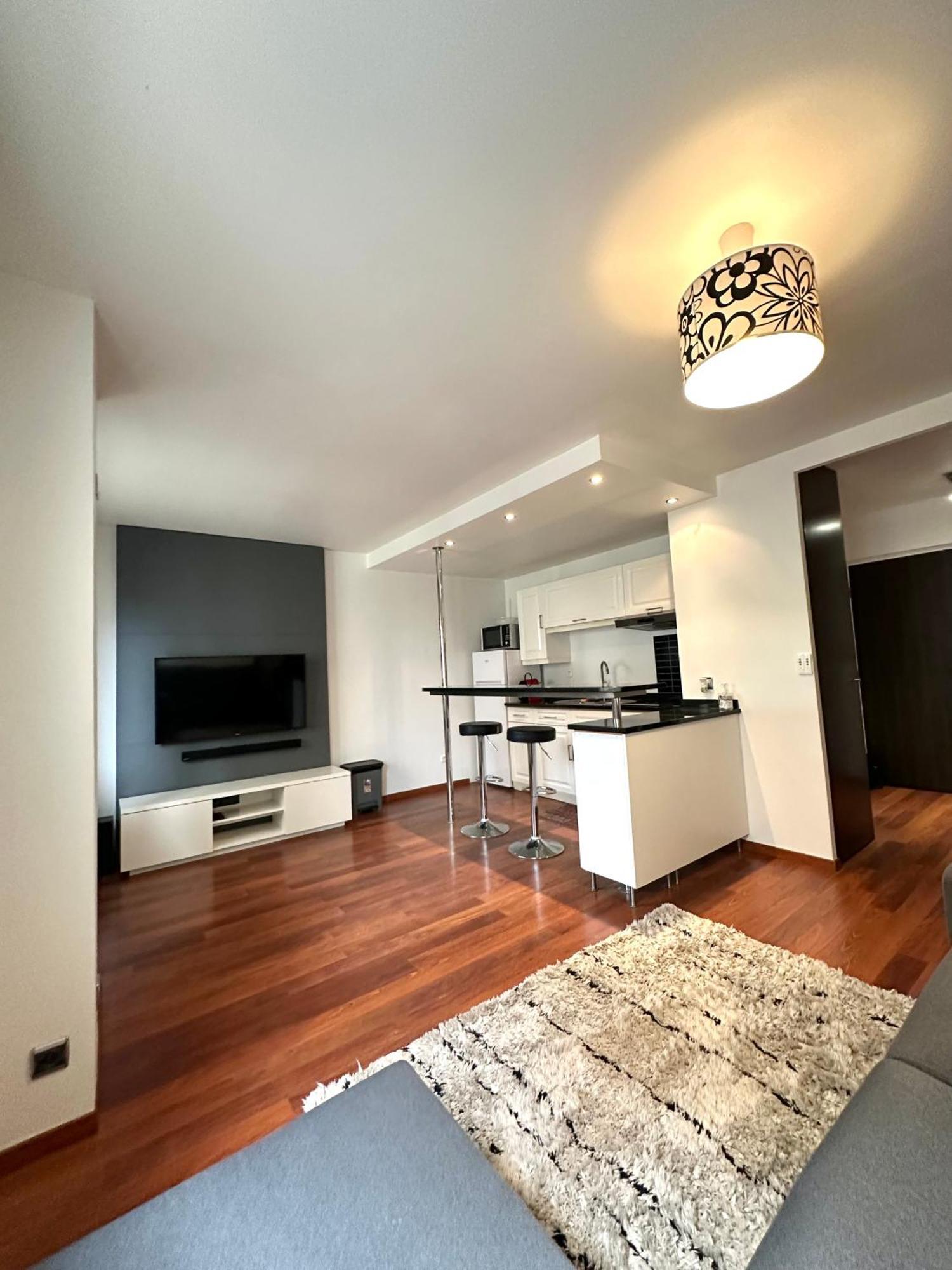 L'Athos - Appartement Equipe - Entre Paris Et Versailles - Haut Debit Garches Bagian luar foto