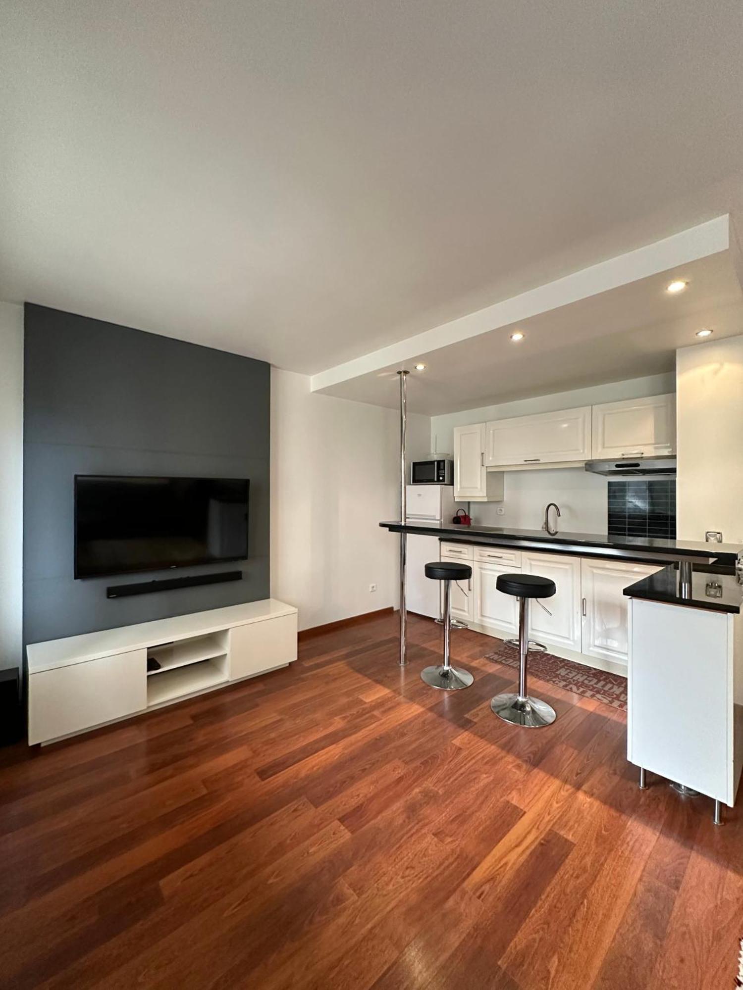 L'Athos - Appartement Equipe - Entre Paris Et Versailles - Haut Debit Garches Bagian luar foto